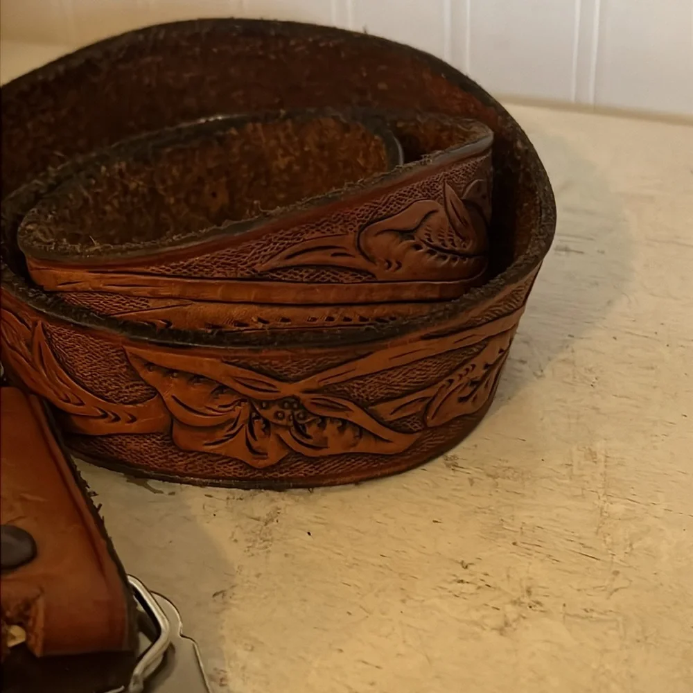 Vintage western tooled belt & silver plated buckle 40” - 43”